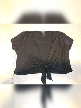 Women’s Black Tie-Front Short Sleeve Top